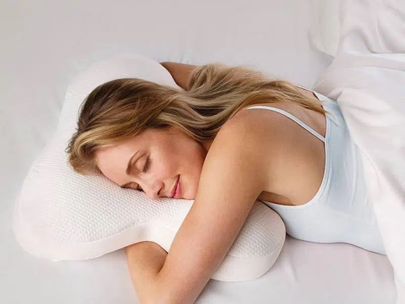 Người nằm nghiêng nên chọn gối mỏng <8cm