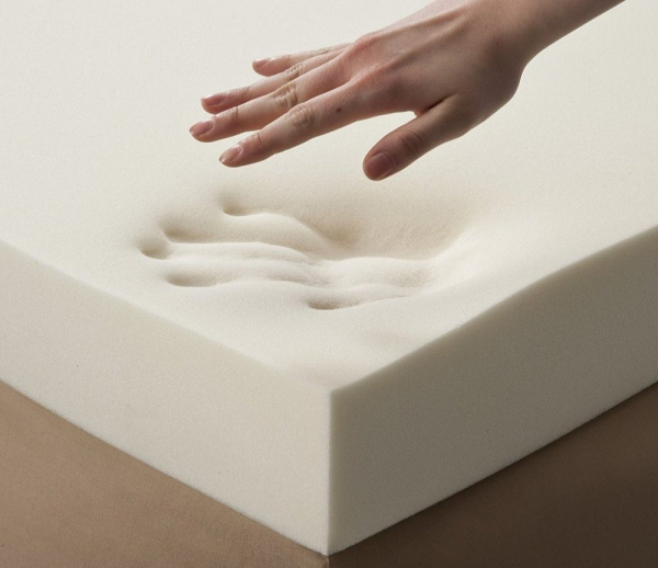 Đệm foam êm ái, giảm áp lực hiệu quả, giúp người nằm thư giãn và ngủ ngon hơn